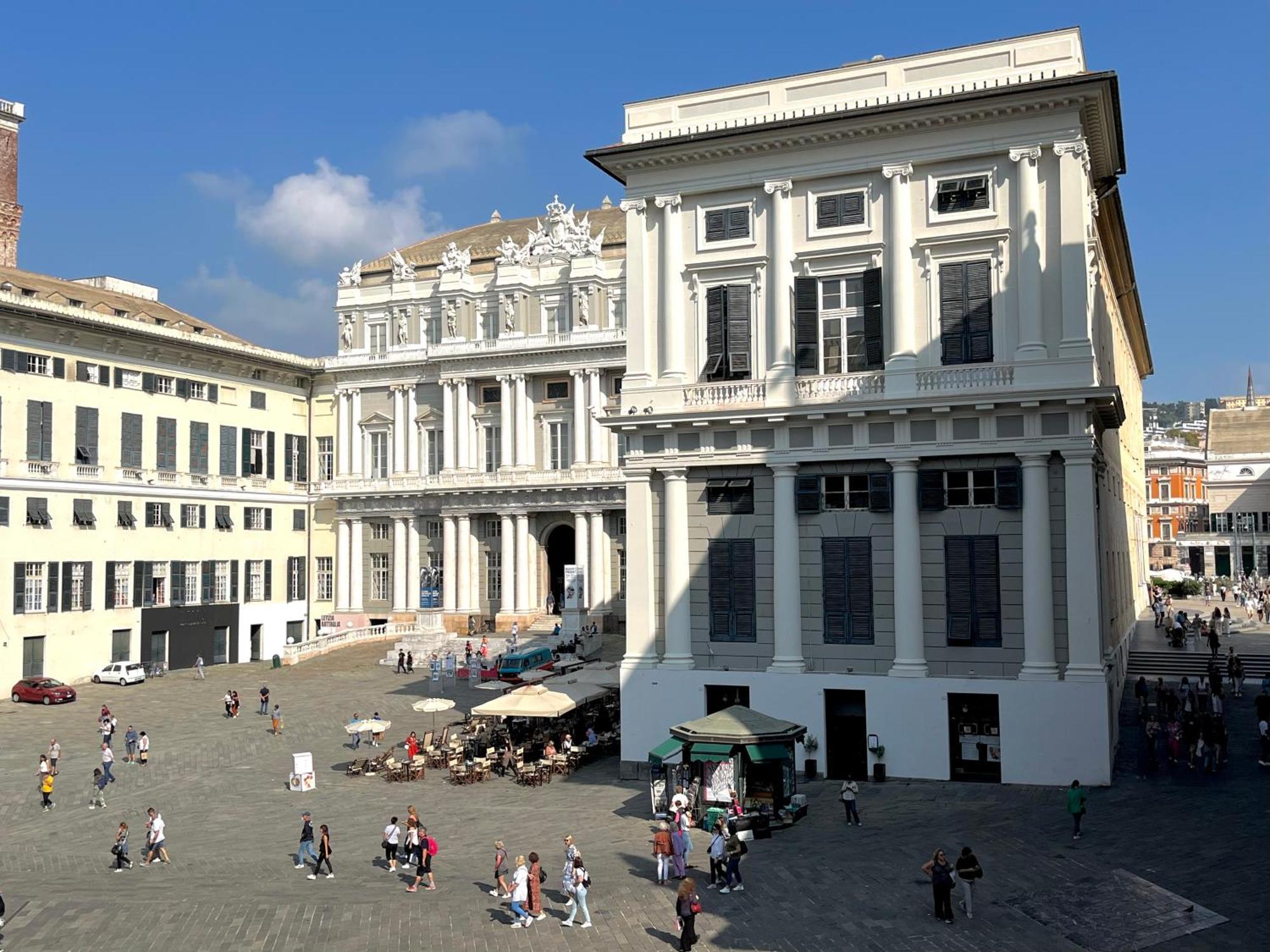 Luminoso Appartamento Nel Cuore Di Genova+Balcone Екстериор снимка